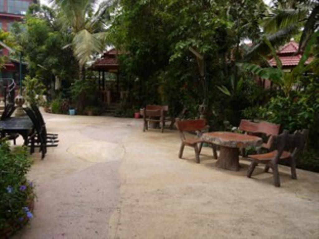 Elephant Blanc Phnom Pen Exterior foto
