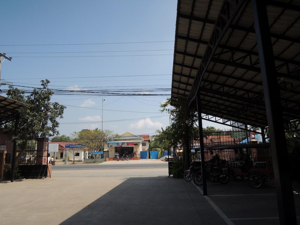 Elephant Blanc Phnom Pen Exterior foto