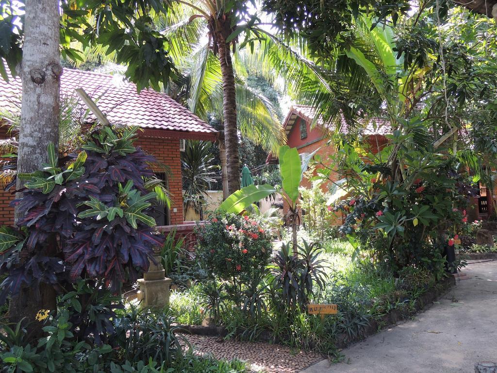 Elephant Blanc Phnom Pen Exterior foto