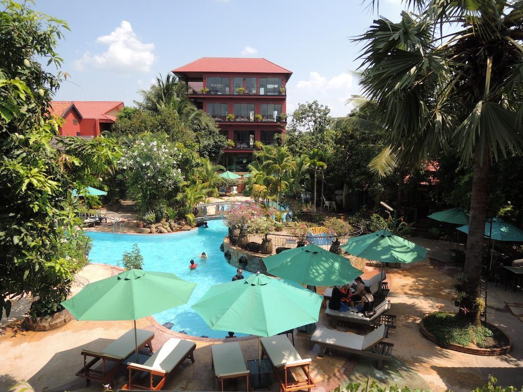 Elephant Blanc Phnom Pen Exterior foto