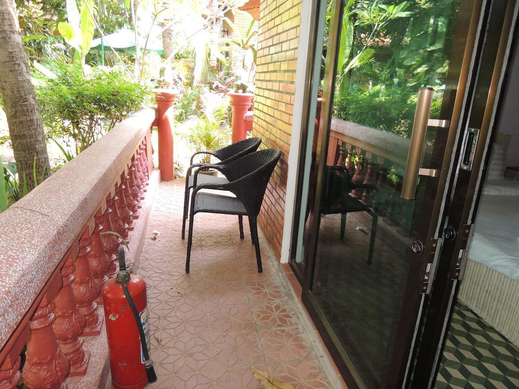 Elephant Blanc Phnom Pen Exterior foto