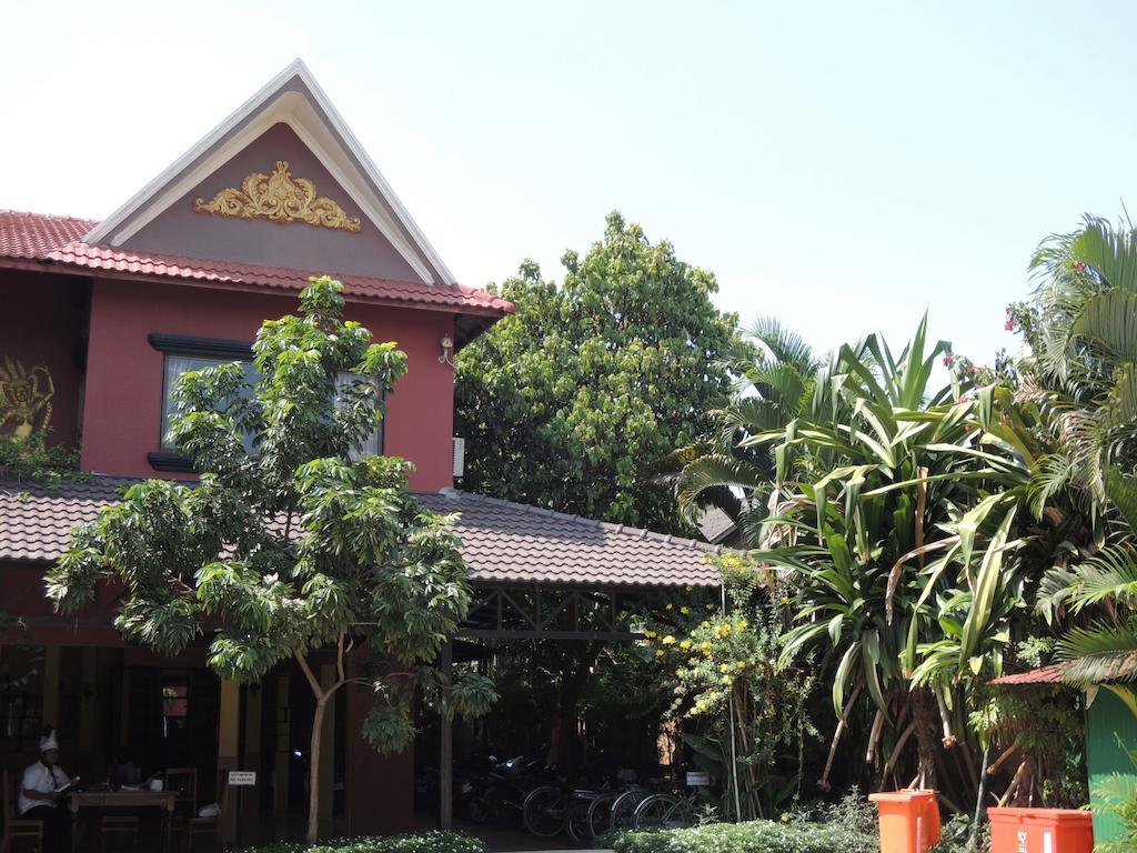 Elephant Blanc Phnom Pen Exterior foto