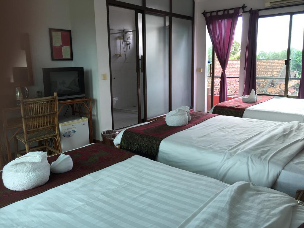 Elephant Blanc Phnom Pen Exterior foto