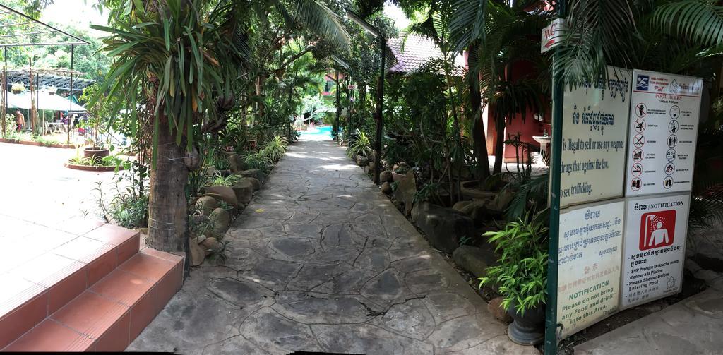 Elephant Blanc Phnom Pen Exterior foto