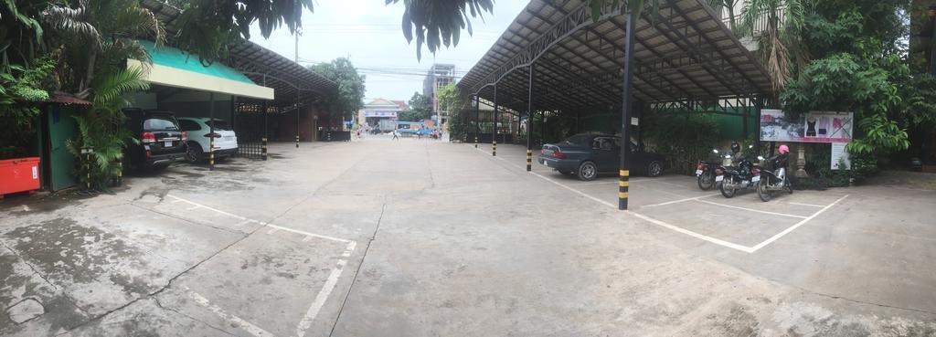 Elephant Blanc Phnom Pen Exterior foto